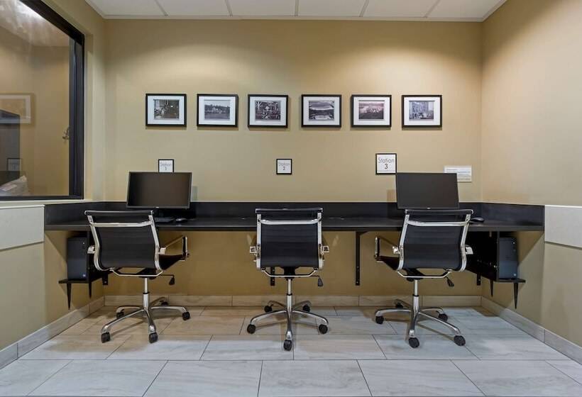 فندق Best Western Plus Lacey Inn & Suites