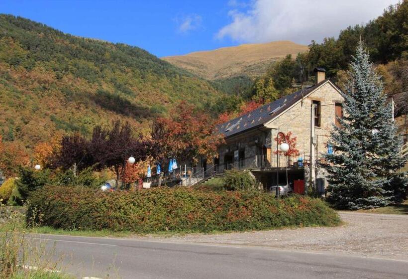 ホテル Bungalows Y Camping Viu