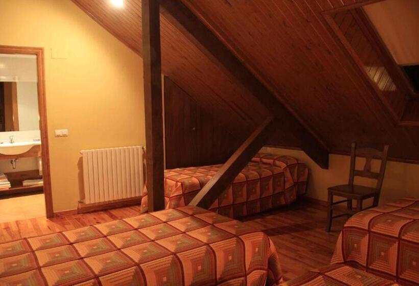 ホテル Bungalows Y Camping Viu