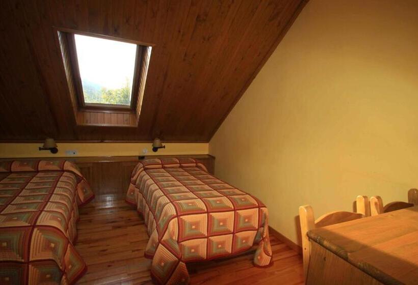 ホテル Bungalows Y Camping Viu