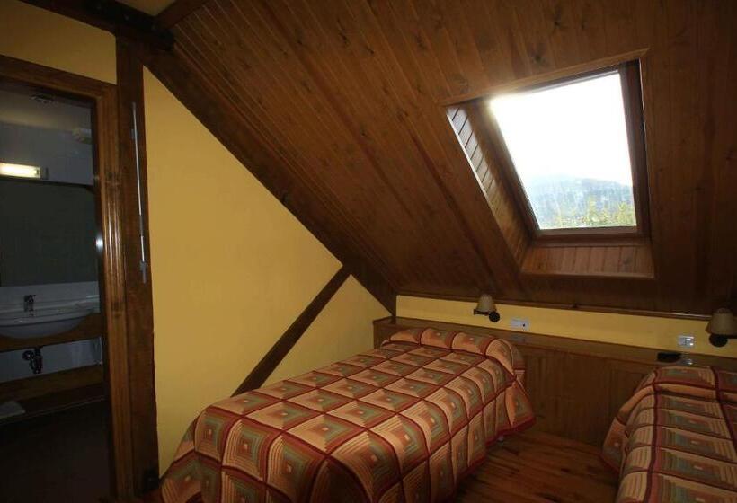 ホテル Bungalows Y Camping Viu