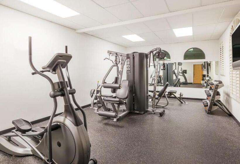 Отель Canoa Ranch Golf Resort