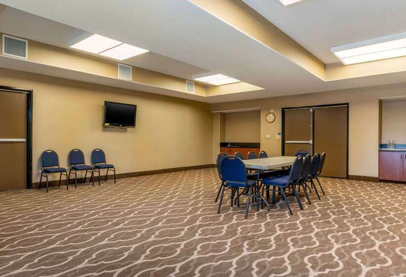 호텔 Comfort Inn & Suites Galt   Lodi North