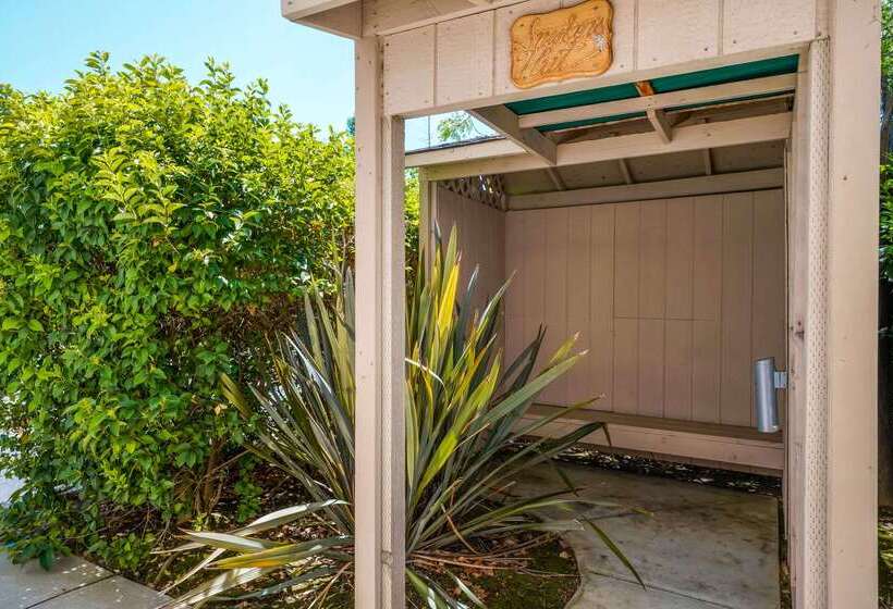 호텔 Comfort Inn & Suites Galt   Lodi North