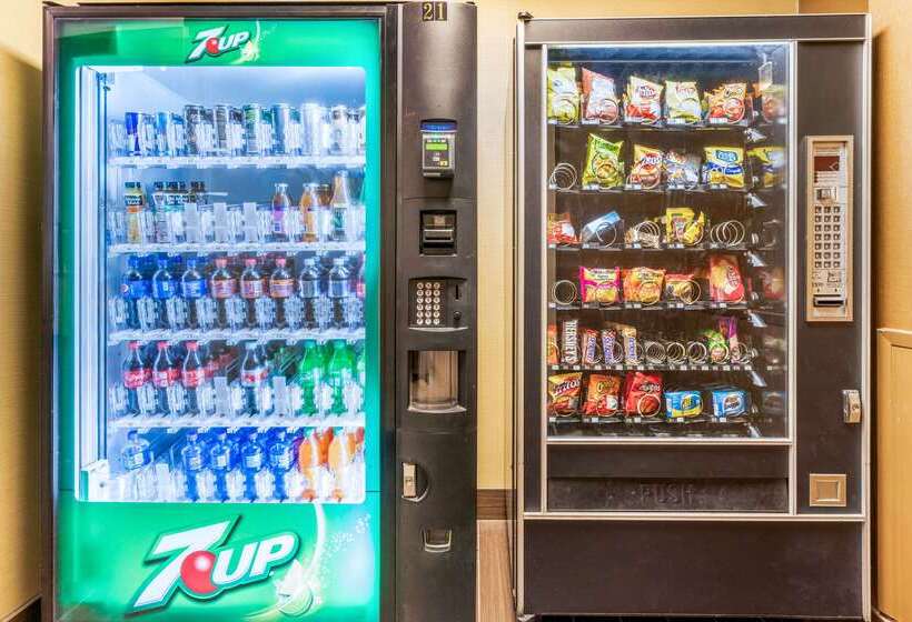 호텔 Comfort Inn & Suites Galt   Lodi North