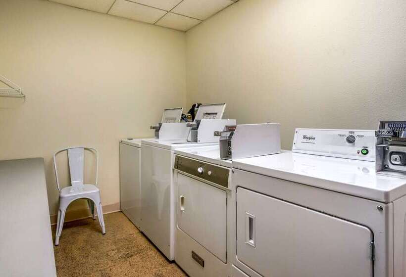 호텔 Comfort Inn & Suites Galt   Lodi North