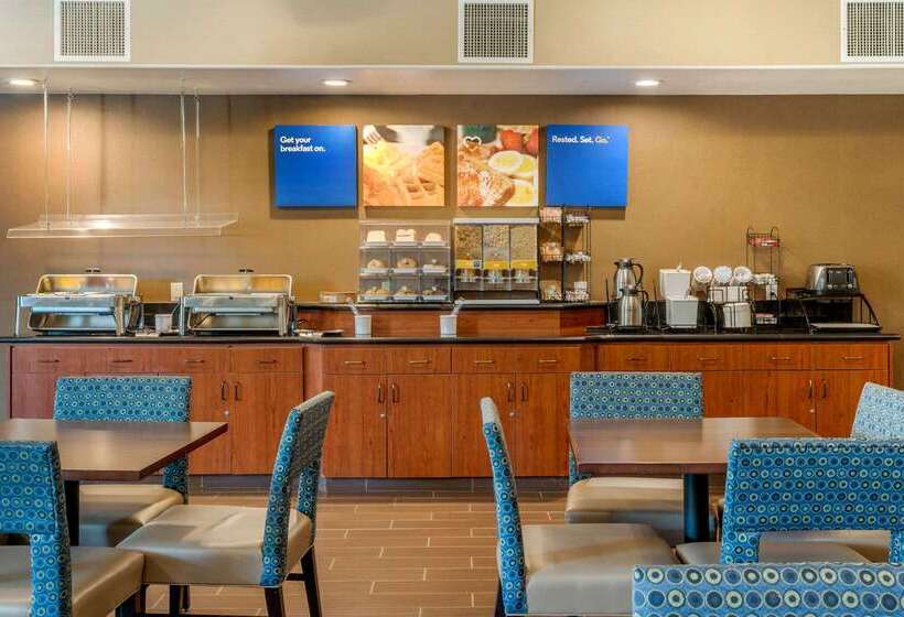 호텔 Comfort Inn & Suites Galt   Lodi North