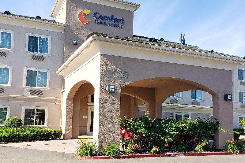 호텔 Comfort Inn & Suites Galt   Lodi North