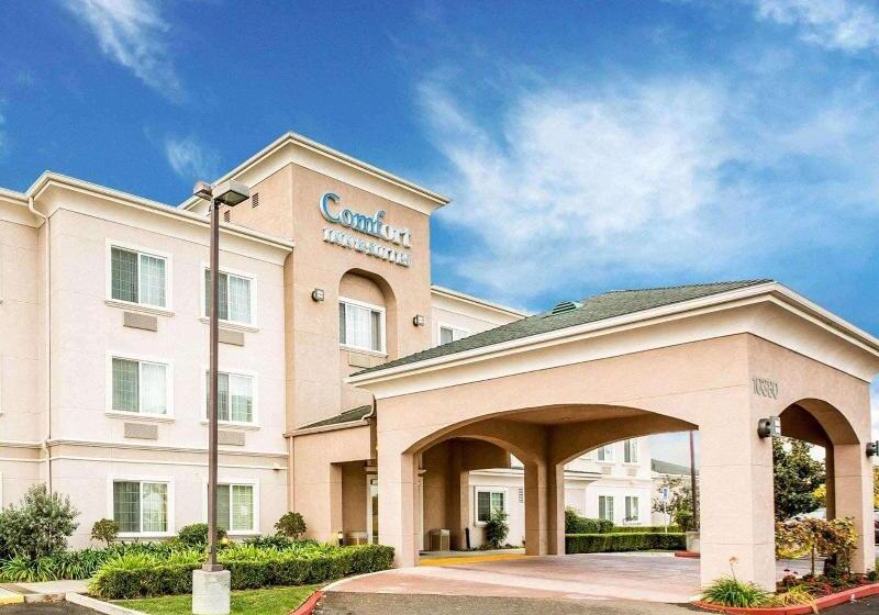 호텔 Comfort Inn & Suites Galt   Lodi North