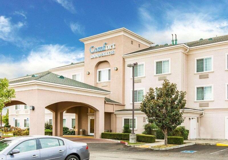 호텔 Comfort Inn & Suites Galt   Lodi North