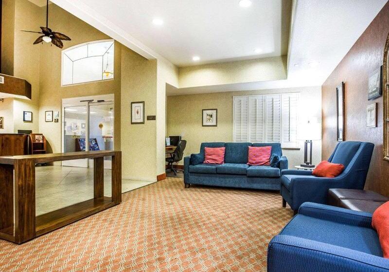 호텔 Comfort Inn & Suites Galt   Lodi North