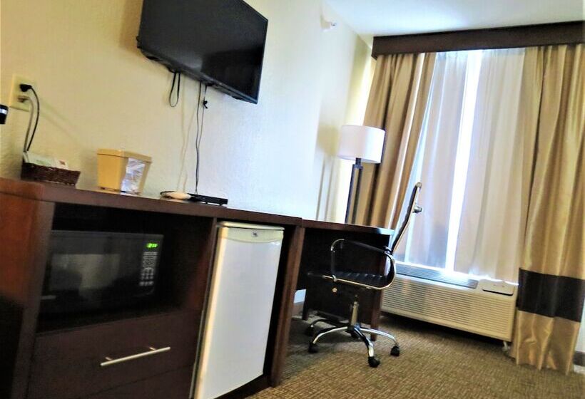 호텔 Comfort Inn & Suites Fairborn Near Wright Patterson Afb