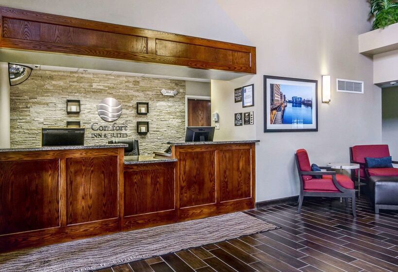 فندق Comfort Inn & Suites Graftoncedarburg