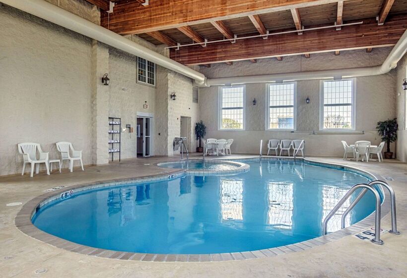 فندق Comfort Inn & Suites Graftoncedarburg