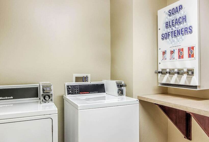 فندق Comfort Inn & Suites Graftoncedarburg