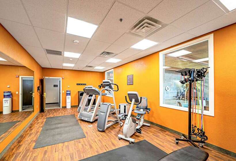 호텔 Comfort Inn & Suites Independence