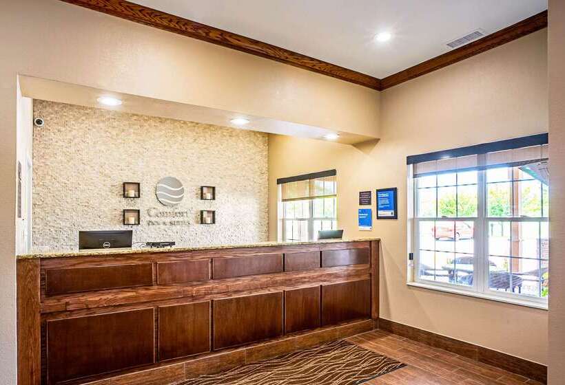 호텔 Comfort Inn & Suites Independence