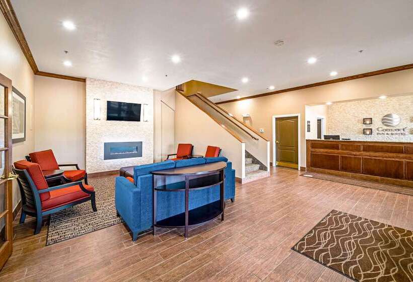 호텔 Comfort Inn & Suites Independence