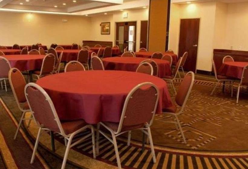فندق Comfort Inn & Suites Kent  University Area