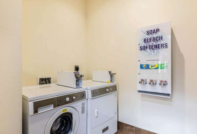 فندق Comfort Inn & Suites Near Bethel College