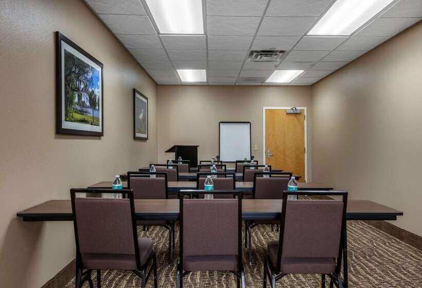 Отель Comfort Inn & Suites Wildwood  The Villages