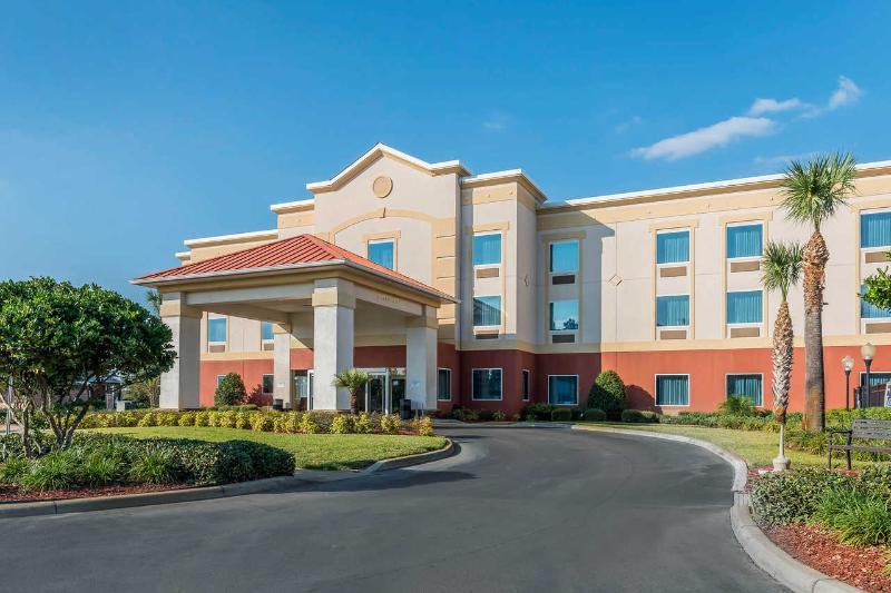Отель Comfort Inn & Suites Wildwood  The Villages