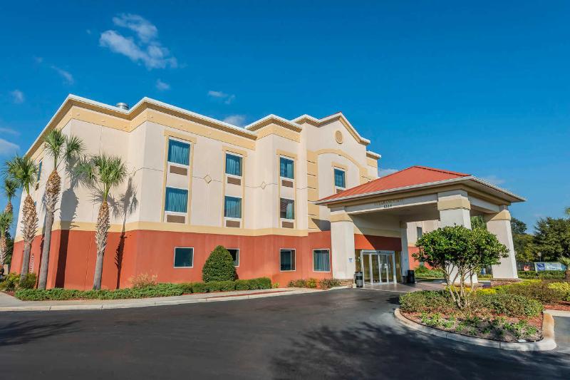 Отель Comfort Inn & Suites Wildwood  The Villages