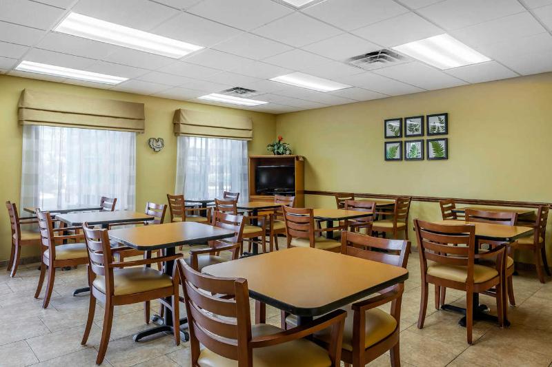 Отель Comfort Inn & Suites Wildwood  The Villages