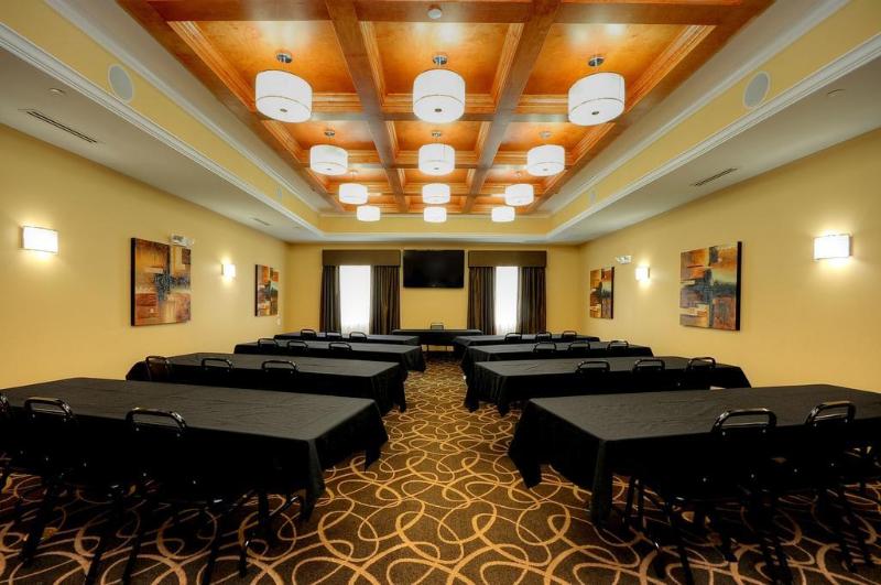 ホテル Comfort Suites At Katy Mills