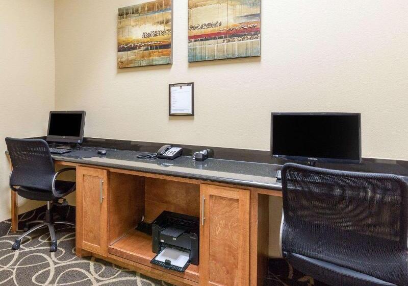 ホテル Comfort Suites At Katy Mills