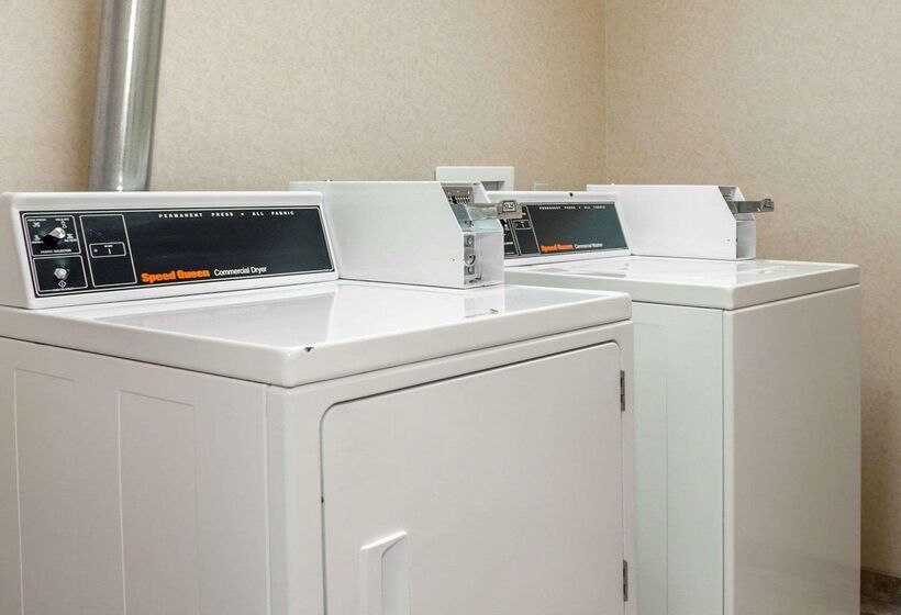 בית מלון כפרי Comfort Suites French Lick