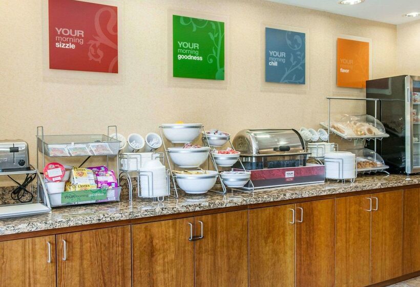 בית מלון כפרי Comfort Suites French Lick