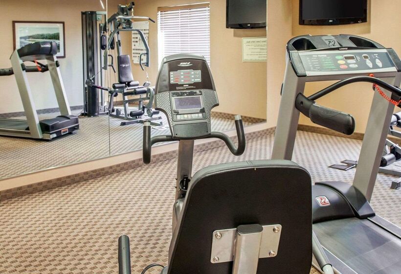 בית מלון כפרי Comfort Suites French Lick