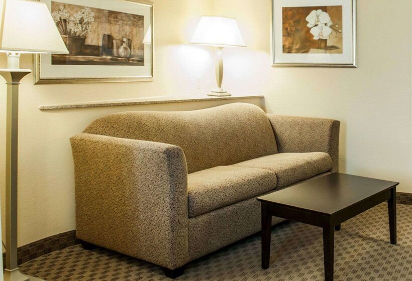 בית מלון כפרי Comfort Suites French Lick