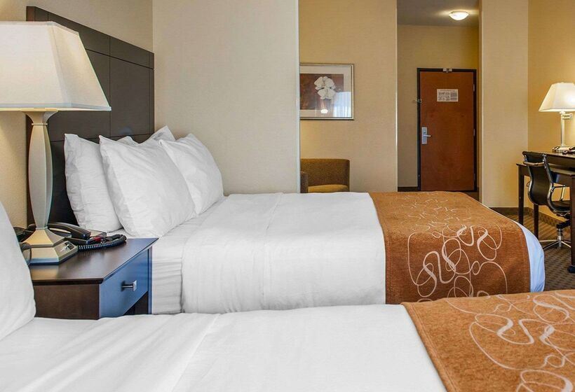 בית מלון כפרי Comfort Suites French Lick