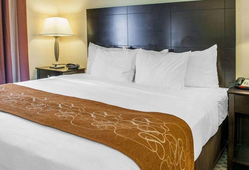 בית מלון כפרי Comfort Suites French Lick