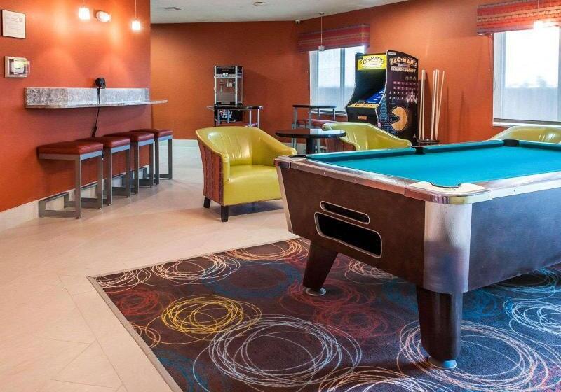 ホテル Comfort Suites