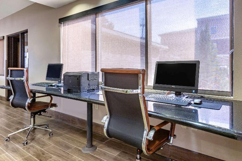 ホテル Comfort Suites