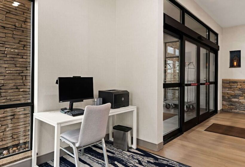 فندق Comfort Suites Hudson I94