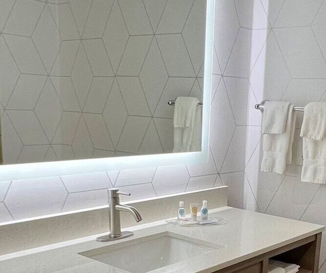 فندق Comfort Suites Hudson I94