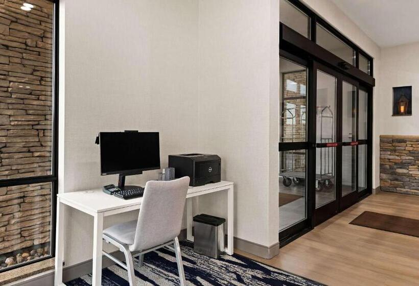 فندق Comfort Suites Hudson I94