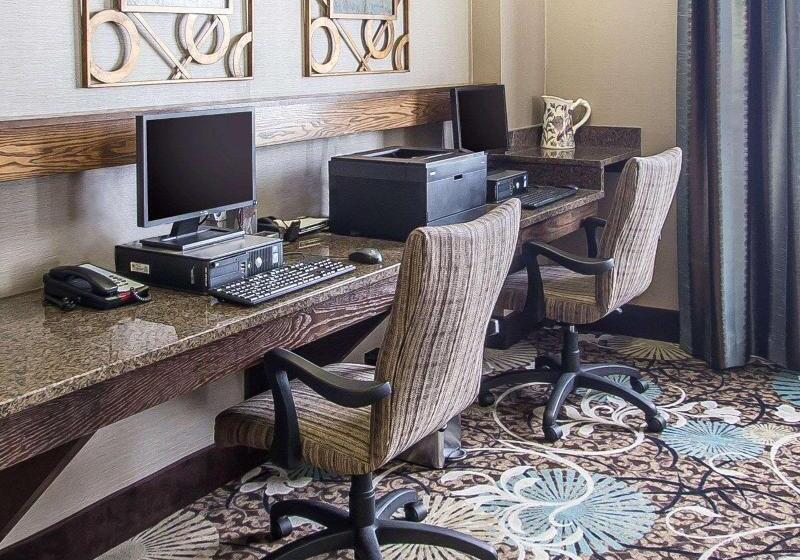 فندق Comfort Suites Hudson I94