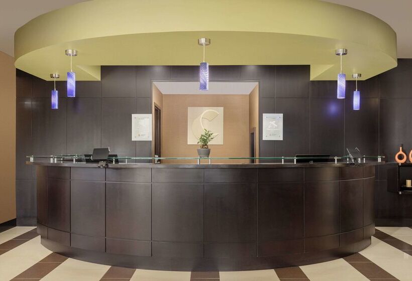 בית מלון כפרי Comfort Suites Lake City