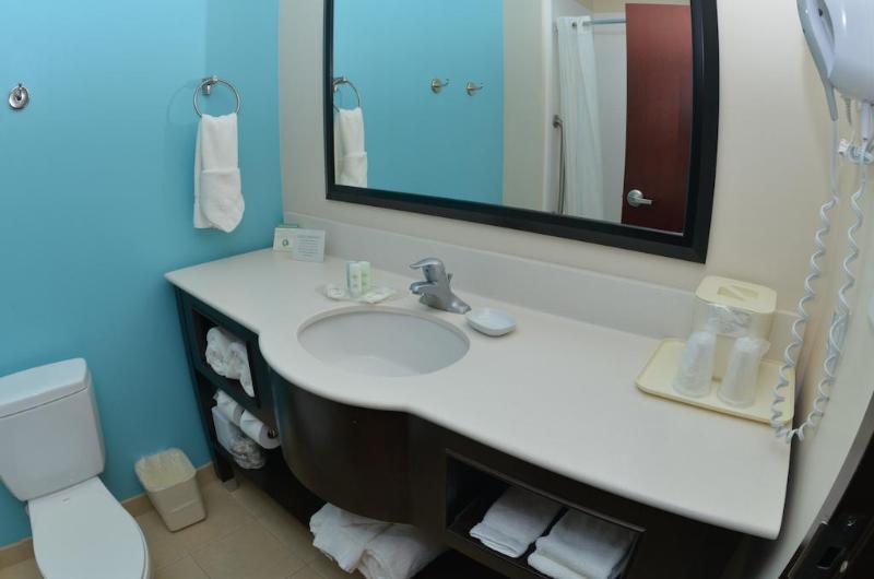 בית מלון כפרי Comfort Suites Lake City