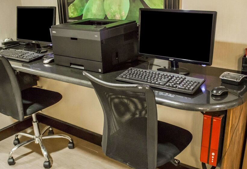 فندق Comfort Suites Lewisburg