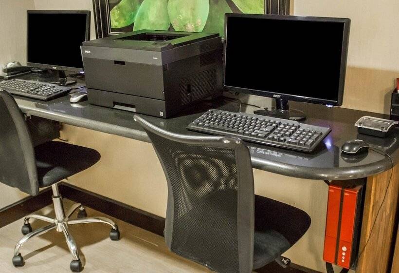 فندق Comfort Suites Lewisburg