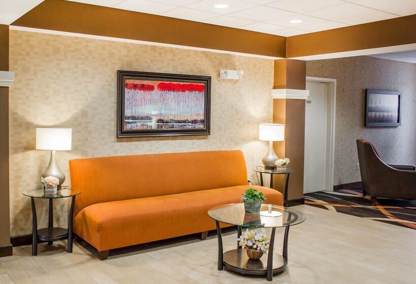فندق Comfort Suites Lewisburg