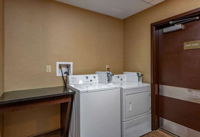 فندق Comfort Suites Perrysburg  Toledo South