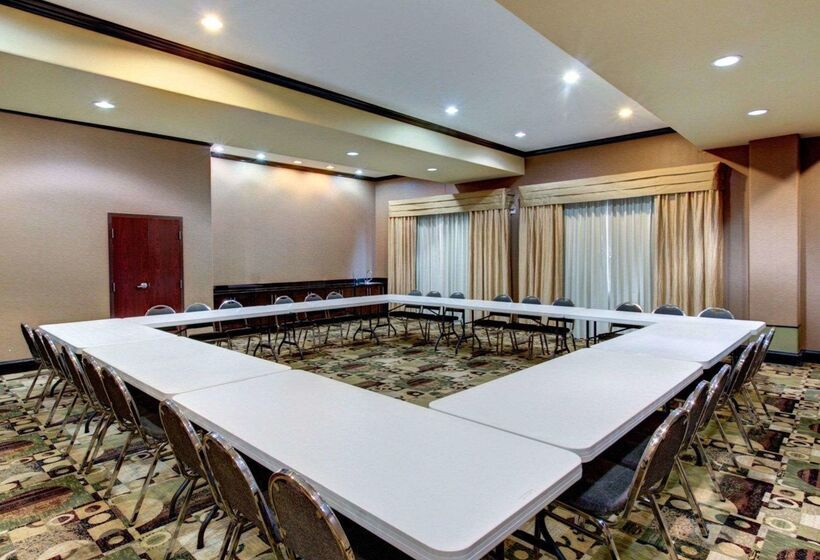 ホテル Comfort Suites Waxahachie   Dallas