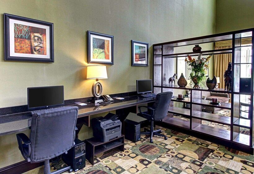 ホテル Comfort Suites Waxahachie   Dallas